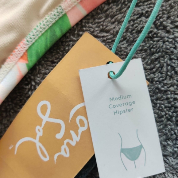 KONA SOL MULTICOLORED BIKINI SWIMSUIT BOTTOMS SIZE LARGE NWT - Picture 4 of 5